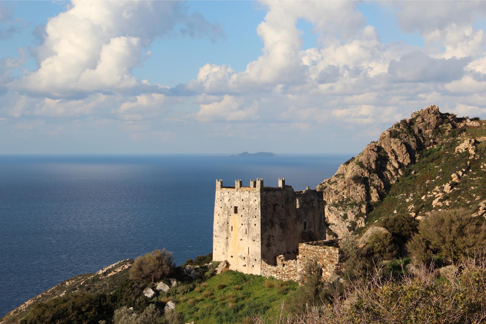 polytropon_architects_Naxos_restoration_tower_observatory_01